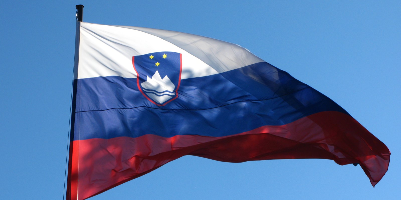Trump’s “Super Intelligence” order has set off a rush for Slovenian web addresses, but Slovenia says it isn’t getting rich